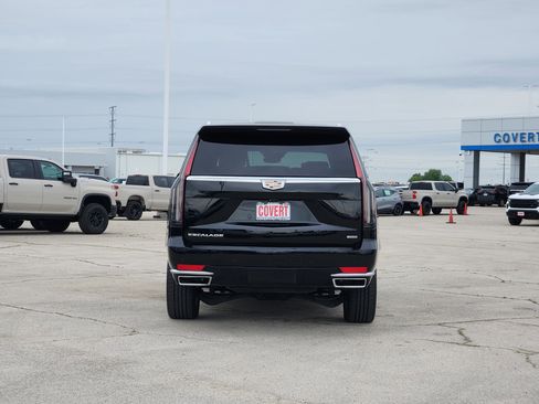 Used 2023 Cadillac Escalade ESV Premium Luxury AWD/4WD image 6