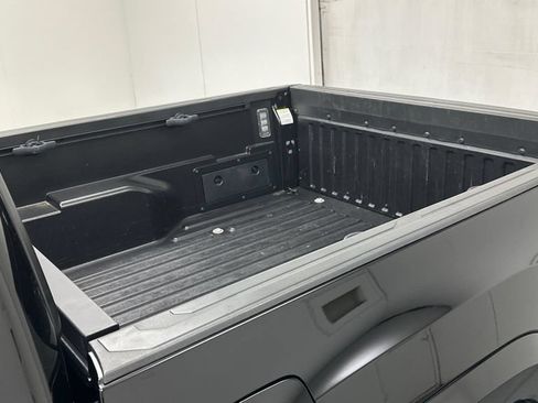 Certified 2023 Toyota Tacoma SR5 AWD/4WD image 24