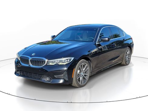 Used 2020 BMW 330i Sedan w/ Convenience Package RWD image 3