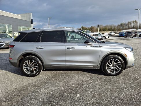 Certified 2022 Lincoln Corsair Standard w/ Equipment Group 101A image 7