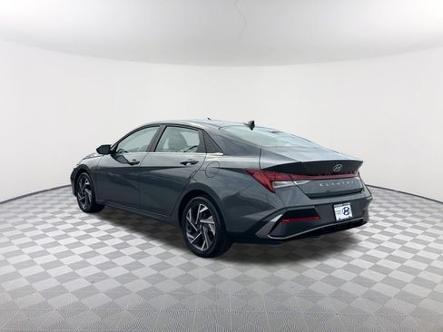 Used 2025 Hyundai Elantra SEL FWD image 7