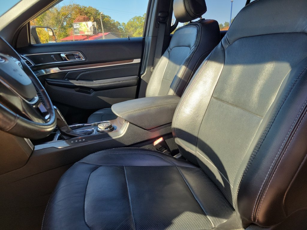 Used 2017 Ford Explorer Limited AWD/4WD image 22