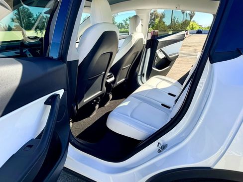 Used 2022 Tesla Model Y Long Range AWD/4WD image 20