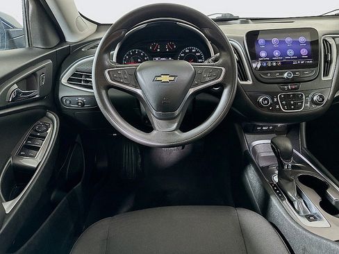 Used 2022 Chevrolet Malibu LT FWD image 21