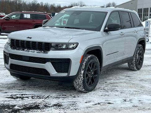 New 2026 Jeep Grand Cherokee Altitude AWD/4WD image 39