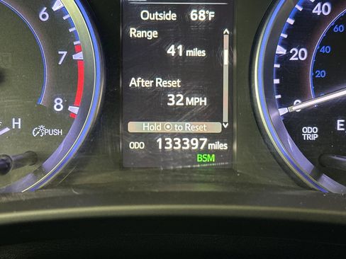 Used 2019 Toyota Highlander XLE FWD image 36