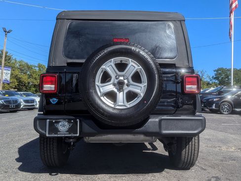 Used 2022 Jeep Wrangler Unlimited Sport image 9