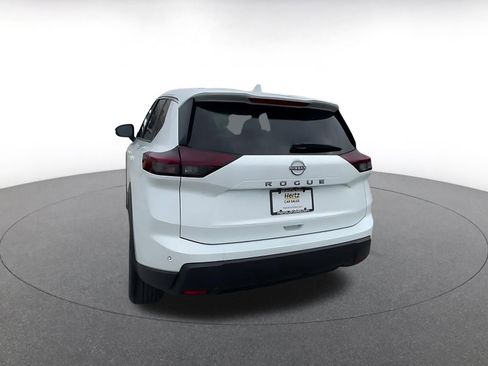 Used 2025 Nissan Rogue SV image 11