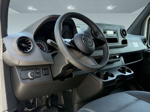 New 2025 Mercedes-Benz Sprinter 2500 image 4