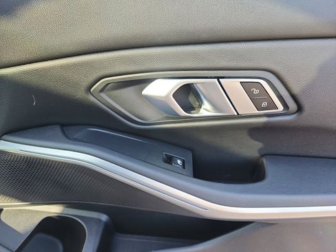 Used 2023 BMW 330i xDrive Sedan w/ Premium Package image 35