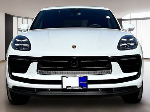 Used 2026 Porsche Macan AWD/4WD image 2