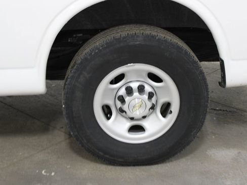 Used 2023 Chevrolet Express 3500 LS image 43