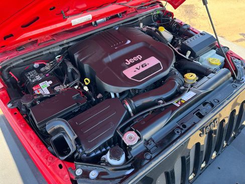 Used 2016 Jeep Wrangler Unlimited Sport image 25