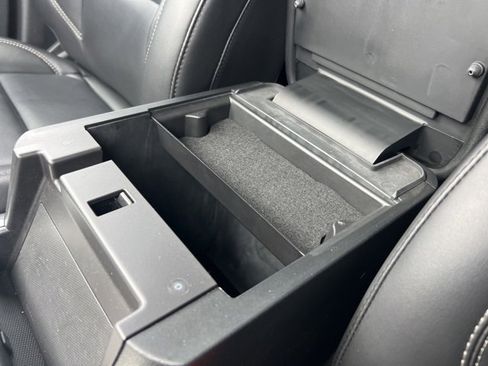 Certified 2022 Ford Explorer XLT w/ Equipment Group 202A image 15