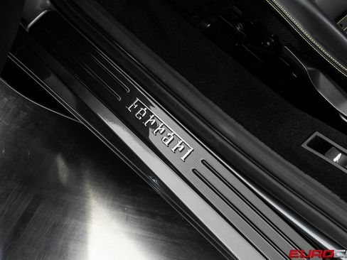 Used 2022 Ferrari F8 Tributo image 47