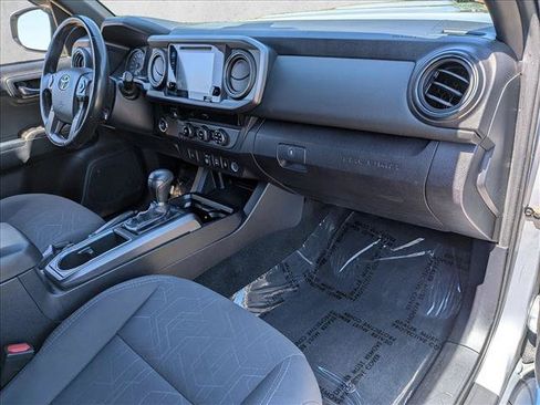 Used 2018 Toyota Tacoma TRD Sport RWD image 20