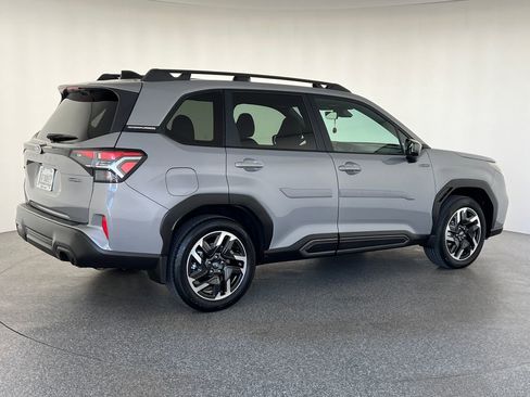 Certified 2025 Subaru Forester Limited w/ Popular Package AWD/4WD image 4