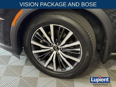 Used 2023 INFINITI QX60 Sensory w/ Vision Package AWD/4WD image 16