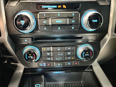 Used 2018 Ford F150 Platinum w/ Technology Package image 20