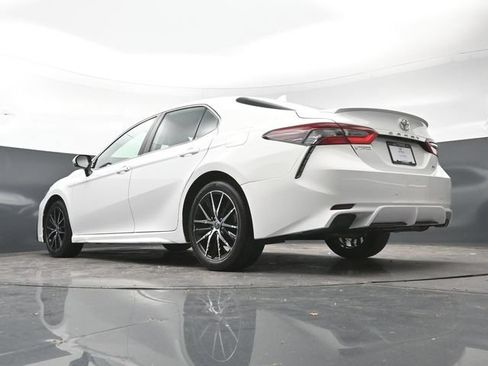 Used 2024 Toyota Camry SE FWD image 31