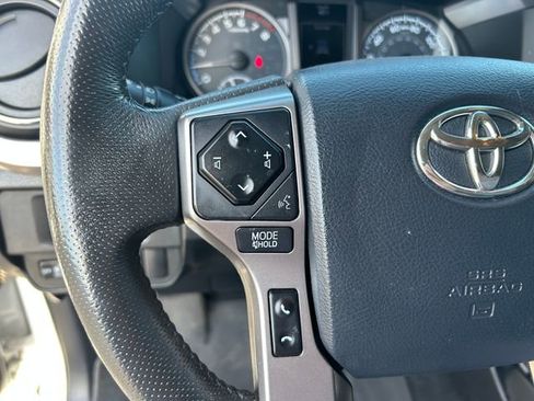Used 2019 Toyota Tacoma SR5 AWD/4WD image 16