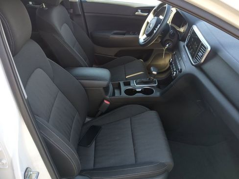Used 2021 Kia Sportage LX image 16