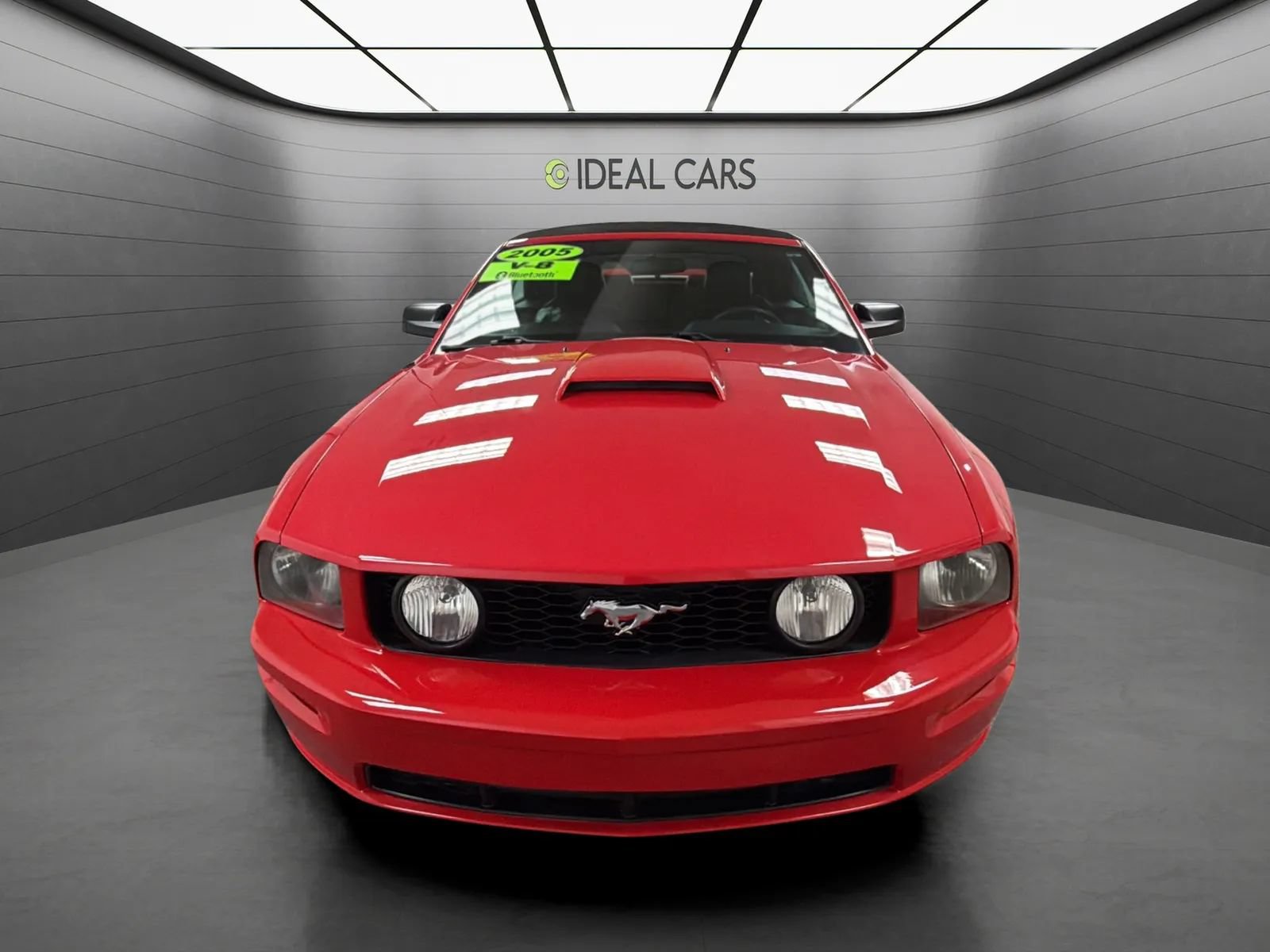 Used 2005 Ford Mustang GT RWD image 2