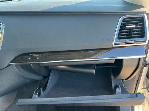 Used 2018 Volvo XC90 T5 Momentum w/ Convenience Package image 25