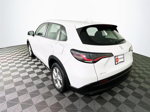 Used 2023 Honda HR-V LX image 6