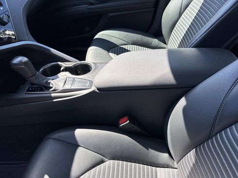 Used 2024 Toyota Camry SE image 20