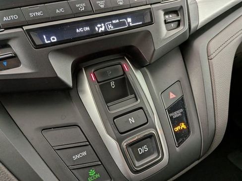 Used 2018 Honda Odyssey LX image 15
