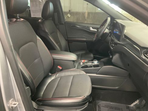 Used 2024 Ford Escape ST-Line w/ Tech Pack #1 AWD/4WD image 32