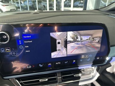 New 2026 Chevrolet Equinox EV LT image 36