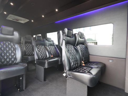 Used 2022 Mercedes-Benz Sprinter 4500 w/ Parking Package image 16