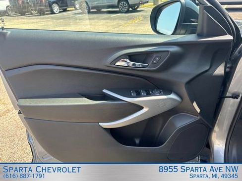 Used 2024 Chevrolet Trax RS w/ Driver Confidence Package FWD image 11