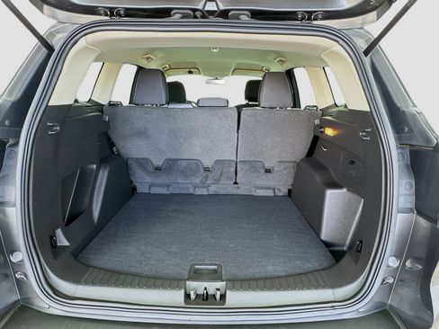 Used 2019 Ford Escape SE FWD image 17
