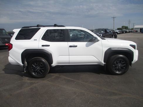 Used 2026 Toyota 4Runner SR5 AWD/4WD image 5