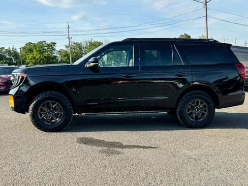 Used 2025 Ford Expedition Tremor AWD/4WD image 6
