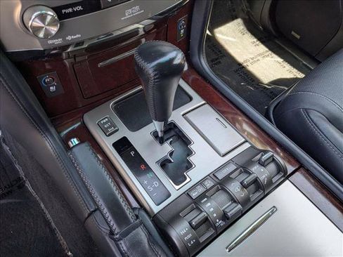Used 2015 Lexus LX 570 4WD w/ Luxury Package image 12