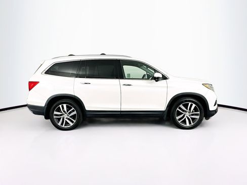 Used 2018 Honda Pilot Touring image 10