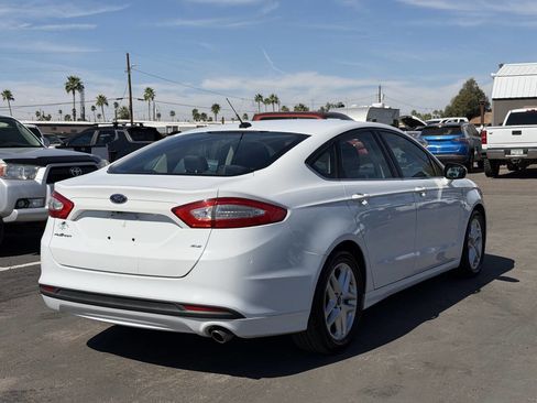 Used 2015 Ford Fusion SE image 10