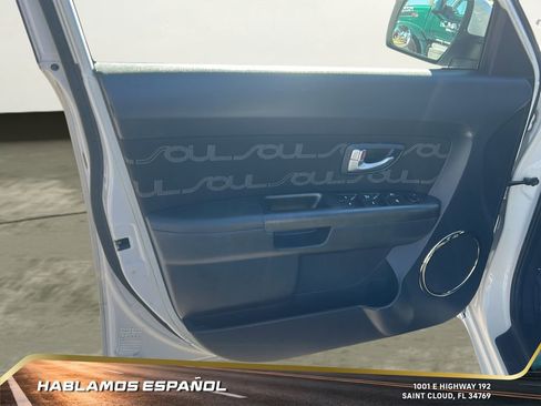 Used 2013 Kia Soul + image 12