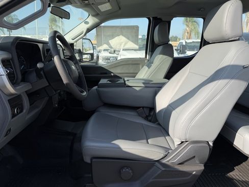Used 2023 Ford F250 XL w/ XL Chrome Package image 15