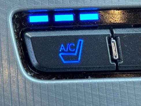 Used 2019 Lincoln MKZ Reserve FWD image 47