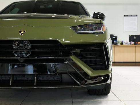 Used 2023 Lamborghini Urus Performante AWD/4WD image 38