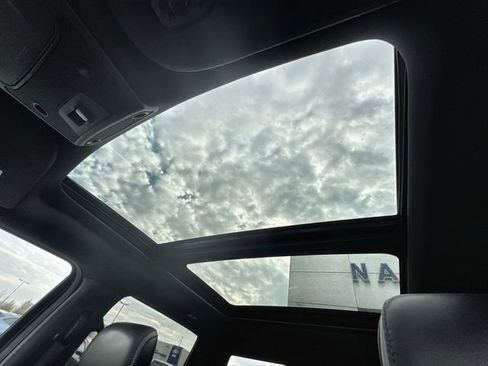 Used 2019 Ford F150 Platinum w/ Equipment Group 701A Luxury image 22