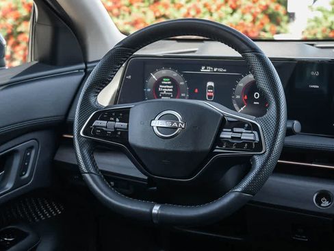 Used 2024 Nissan Ariya FWD image 12
