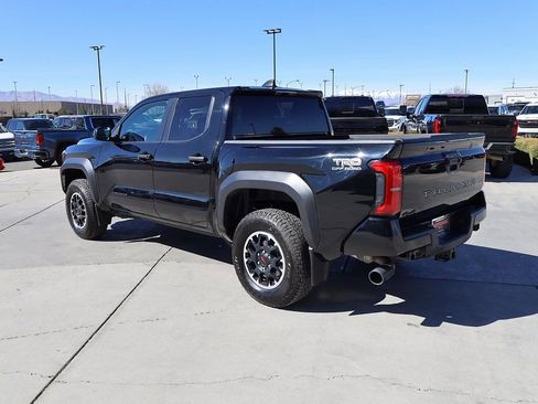 Used 2024 Toyota Tacoma TRD Off-Road AWD/4WD image 4
