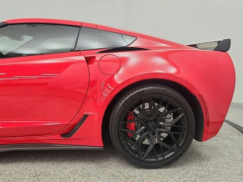 Used 2015 Chevrolet Corvette Z06 w/ Chrome Badge Package RWD image 22