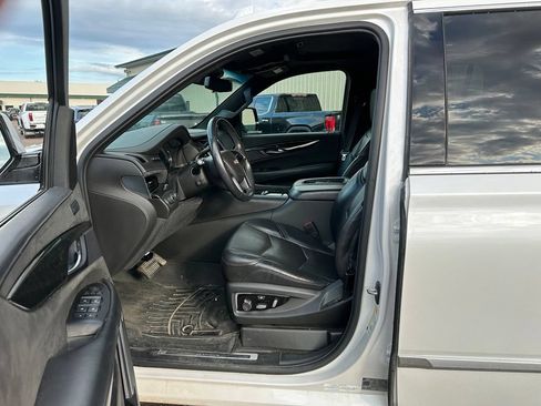 Used 2019 Cadillac Escalade Platinum AWD/4WD image 10